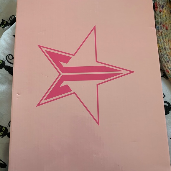 ⭐️ SOLD ⭐️ - Picture 2 of 3